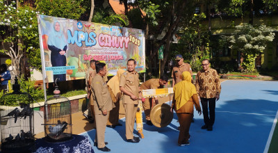 MPLS di Lamongan Ditandai Pelepasan Burung dan Pemukulan Gong