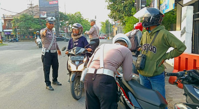Polres Lamongan Catat 792 Tilang dan 3.000 Teguran dalam 9 Hari Operasi Patuh Semeru