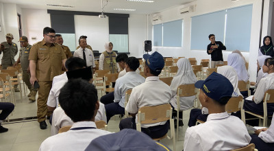 Mas Dhito Pastikan Kawal Pendidikan Anak-anak Kediri di Sekolah Rakyat