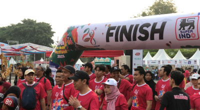 Keseruan Fun Walk dan Festival 28 Tahun Superindoversary di Surabaya