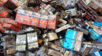 Kejari Lamongan Musnahkan Ribuan Batang Rokok Tanpa Cukai dan Miras