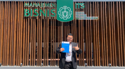 Pecah Telor, Mahasiswa ITS Lulus Tanpa Skripsi