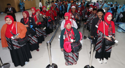 Chatour Tawarkan Umroh Sekaligus Perbaiki Nikah di Tanah Suci