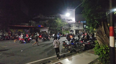 Update Grahadi Surabaya: Polisi Bubarkan Demonstran