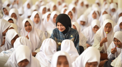 Mbak Vinanda Dorong Gaya Hidup Sehat Santri Al Amien Kediri Melalui Aksi Bergizi