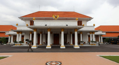 Mengulik Sejarah Gedung Grahadi yang Dibakar Massa