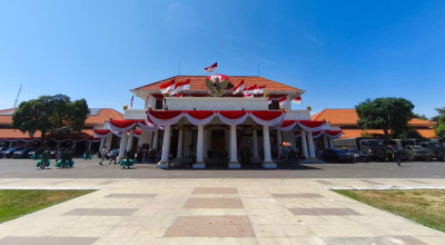 Foto: Grahadi Pasca Dibakar Massa