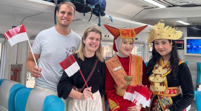 HUT ke-80 RI, KAI Daop 8 Surabaya Kobarkan Semangat Merdeka di Kereta