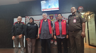 Ekspresi Santai Eks Pj Bupati Sidoarjo dan Aktor Pengendali saat Ditahan Kejati
