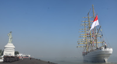 KRI Bima Suci Kembali Berlayar, Tebarkan Diplomasi dan Tempa Taruna Masa Depan