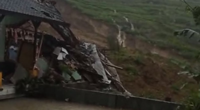 Bangunan SDN 2 Kradinan Tulungagung Rusak Diterjang Longsor