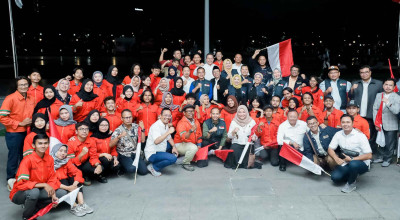 Pertama Kalinya! Mahasiswa UNAIR Kibarkan Bendera di Arjuno untuk Rayakan HUT RI