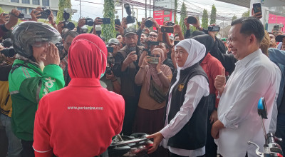 Pastikan Pasokan BBM Aman, Gubernur Khofifah Sidak SPBU di Jember