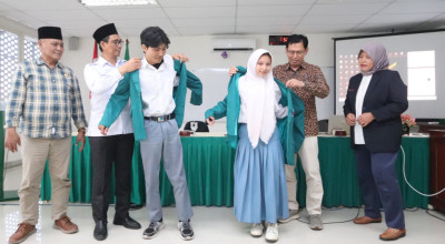 20 Pemuda Surabaya Raih Beasiswa Kuliah Gratis di UHW Perbanas