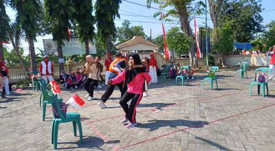 Keseruan Lomba Ibu dan Anak Warnai Semarak HUT RI Ke-80 di Lamongan