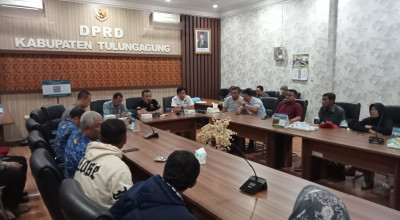 Sulit Mendapatkan Aliran Listrik, Warga di Tulungagung Wadul ke DPRD