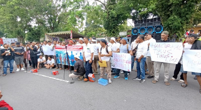 Bawa 20 Tuntutan, Warga Tulungagung Gelar Aksi di Depan DPRD