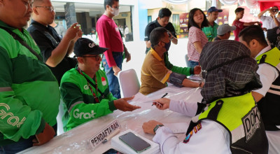 Perintati Hari Lalu Lintas, Polres Tulungagung Gelar Baksos Untuk Driver Ojol