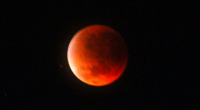 Potret Gerhana Bulan Total atau Blood Moon di langit Gresik