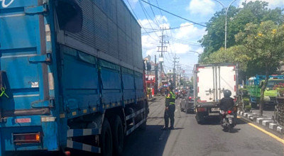 Langgar Jam Operasional, 5 Truk Bandel Ditilang Polres Gresik