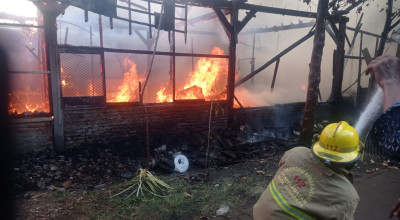 Kebakaran Rumah di Lakarsantri Surabaya, Diduga Akibat Korsleting Listrik