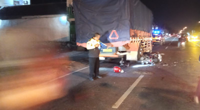 Mahasiswi di Tulungagung Meninggal Dunia Usai Tabrak Truk Parkir