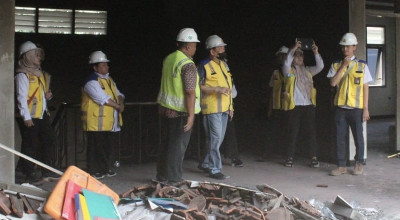 Gedung Rusak Akibat Kerusuhan Ditinjau KemenPU, Pemkab Kediri Harap Bantuan Total