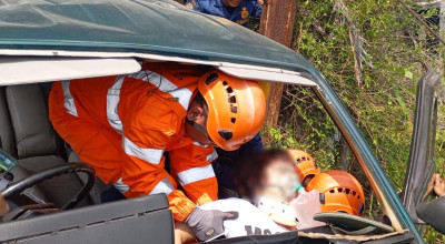 Detik-Detik Mencekam Evakuasi Korban Laka Maut Bojonegoro, 1 Tewas, 2 Terjebak