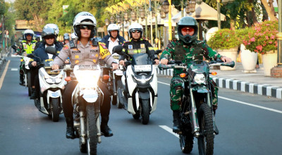 Pastikan Kamtibmas, Polres Gresik dan Kodim 0817 Gelar Patroli Skala Besar