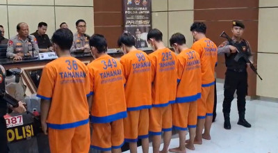 Polda Jatim Kaitkan Buku Anarkisme Dengan Aksi Ricuh Surabaya-Sidoarjo