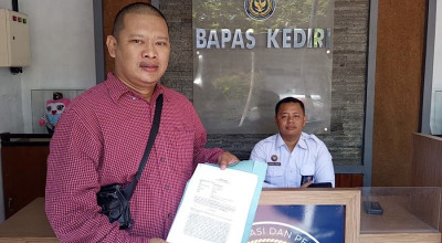 Ibu Ajukan Penangguhan Penahanan Anaknya yang Diamankan Pasca Demo di Kediri
