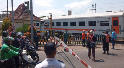 Kecelakaan di Perlintasan KA Masih Tinggi, Daop 9 Jember Tingkatkan Sosialisasi