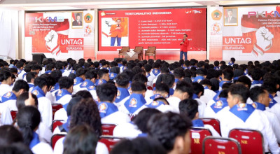 PKKMB Untag Surabaya Tanamkan Nasionalisme dan Karakter Mahasiswa Baru