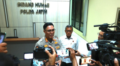 Polda Jatim Kembalikan Buku Sitaan yang Tidak Terkait dengan Kerusuhan