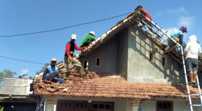 Puting Beliung Terjang Desa Besowo Kediri, Puluhan Rumah Rusak