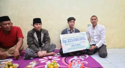 Bupati Trenggalek Serahkan Santunan Jaminan Kecelakaan Kerja Korban Laka Laut