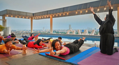 Yoga untuk Semua, Teman Tuli Surabaya Menyatu dalam Hening di Midtown