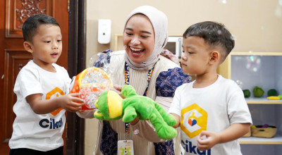 Bukan Nakal! Ini 2 Alasan Ilmiah Anak Usia Dini Suka Mengusili Teman
