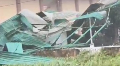 Atap Stadion Gelora Penataran Blitar Terhempas Bencana Angin Kencang