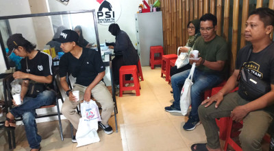 Peduli Kesehatan, PSI Surabaya Gelar Donor Darah dan Cek Medis Gratis