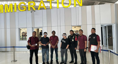 Kantor Imigrasi Kediri Deportasi Dua WNA Asal Tiongkok