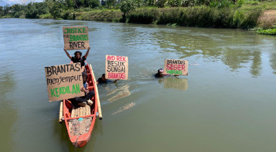Gugatan Ikan Mati Menang Inkracht, Ecoton 'Ngintir' dari Batu ke Surabaya