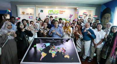 UM Surabaya Luncurkan Global Hub, Pesan Damai dari Surabaya ke Dunia