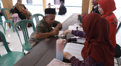 Dulu Jauh dan Antri, Kini Guru Ngaji di Jember Cairkan Honor Cukup ke Balai Desa