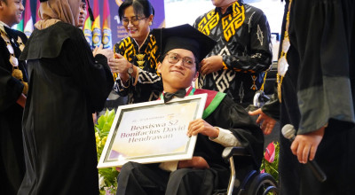 Hampir Menyerah, Mahasiswa Difabel UM Surabaya Raih Mimpi Berkat Sosok Ini