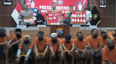 Polres Jember Gulung 15 Pengedar Narkoba, Sita 203 Gram Sabu dan Ganja