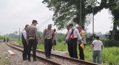 Perempuan Paruh Baya di Blitar Tewas Tertabrak Kereta Api