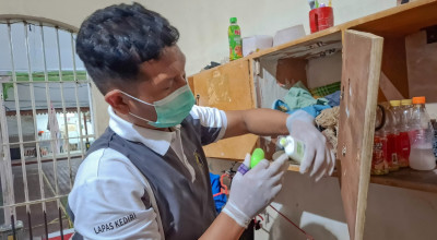 Lapas Kediri Razia Blok Hunian Warga Binaan, Ini Temuannya