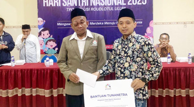 Semangat Santri Tuna Netra Warnai Peringatan Hari Santri di Surabaya