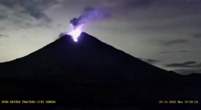 Penampakan Detik-Detik Erupsi Semeru Terekam CCTV